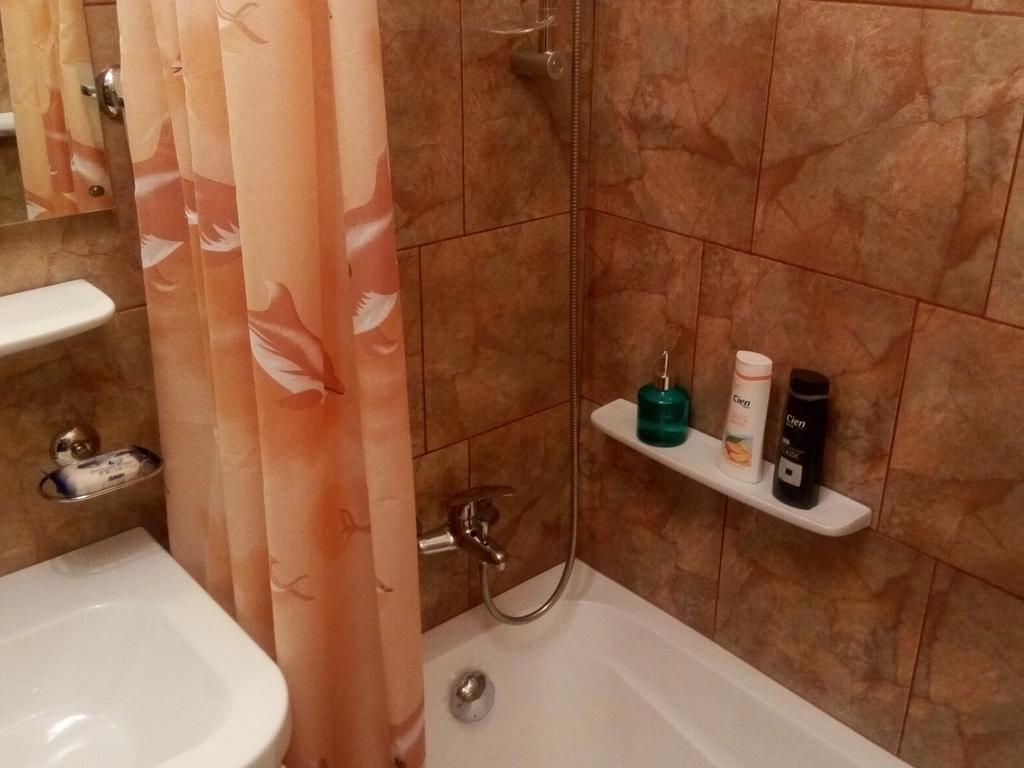 Apartament Dana Bukares Bagian luar foto