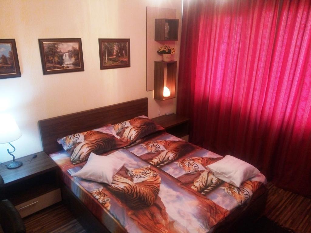 Apartament Dana Bukares Bagian luar foto