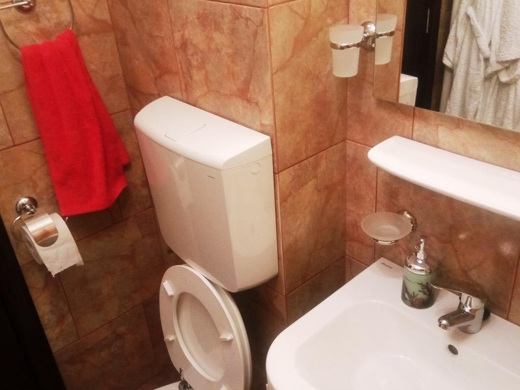 Apartament Dana Bukares Bagian luar foto